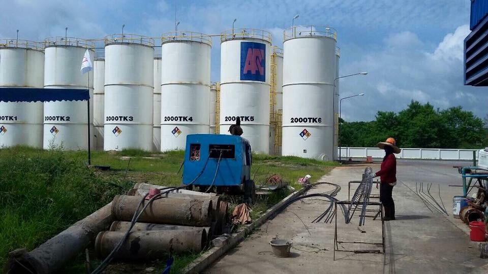 Pile head laitance chipping and footing formwork preparation