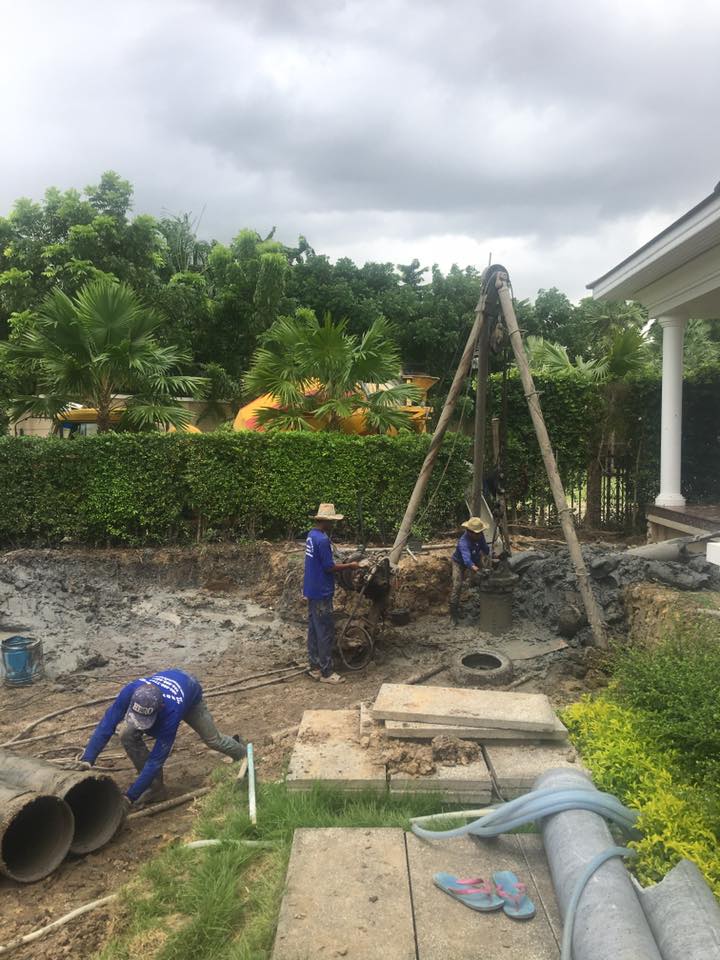Bored-pile work on Nakhon In Road, Rama 5 Bored-pile work on Nakhon In Road, Rama 5